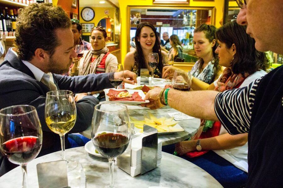 Madrid: Tapas & Wine Tasting Tour with Local Guide - Las Letras, stop one: learning the rhythm of a Madrid bar