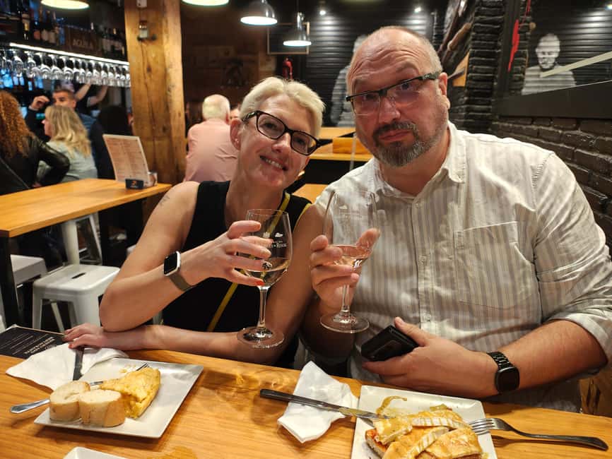 Madrid: Vermouth Tasting Walking Tour with Tapas - The final stop near Calle de la Cava Baja