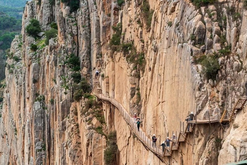 Málaga: Caminito del Rey and Álora Village Tour with Tapas - Walking the Caminito del Rey high above the gorge