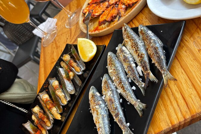 Málaga Center Tapas Tour - What the guides add to the experience