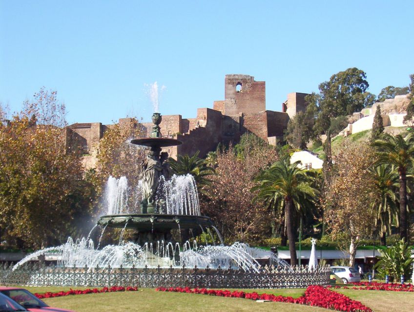 Malaga: City Center Walking Tour with Tapas Food Tastings - Why combine Malagas sights with tapas?