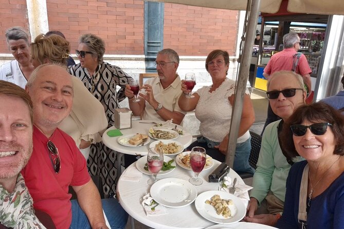 Malaga Highlights Shore Excursion with Tapas and Drinks - Starting beneath the Marqués de Larios monument