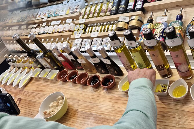 Malaga Highlights Shore Excursion with Tapas and Drinks - Bodega El Pimpi and Málaga’s famous bar culture