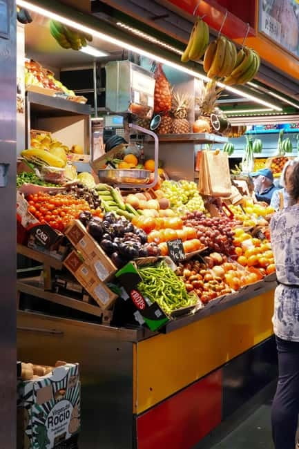 Málaga: Morning Market & Tapas Tour - Entering Mercado Central de Atarazanas
