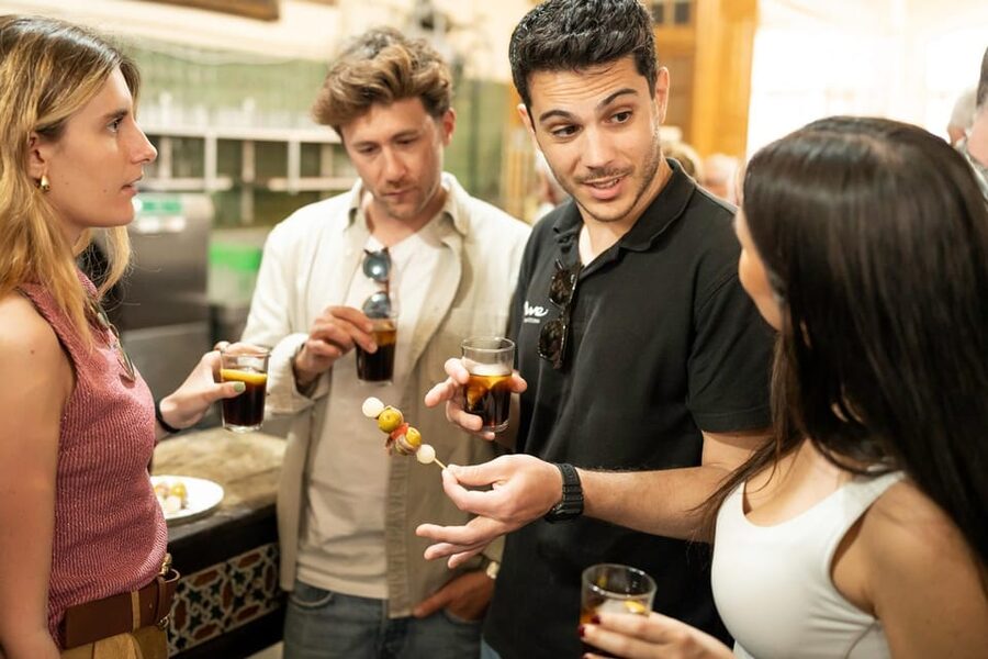 Málaga: Tapas, Wine & Rooftops Private Tour - The Cathedral, port, and stories between plates