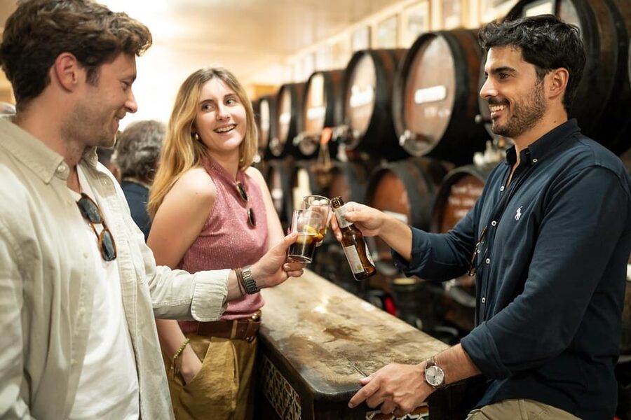 Málaga: Tapas, Wine & Rooftops Private Tour - Group size, private format, and pace