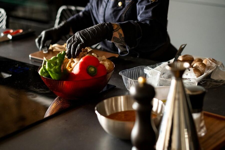 Malaga: The Ultimate Tapas Workshop with Market Visit - Why the hands-on format matters