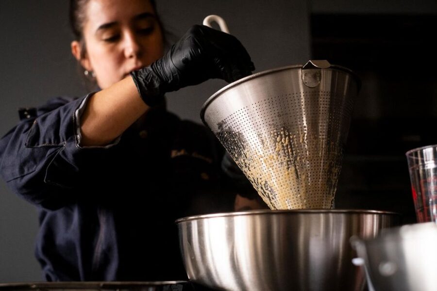 Malaga: The Ultimate Tapas Workshop with Market Visit - Drinks, conversation, and the final meal