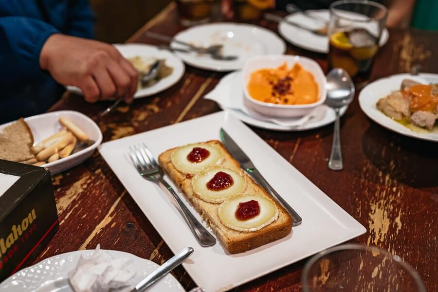 Málaga: Traditional Andalusian Tapas and Wine Tour - Why this Málaga food walk works