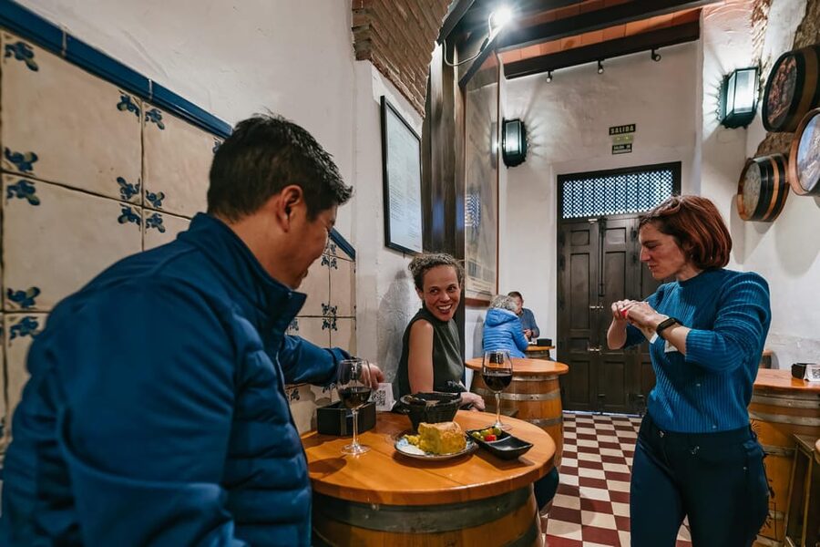 Málaga: Traditional Andalusian Tapas and Wine Tour - Starting with Málaga wine at Antigua Casa de Guardia