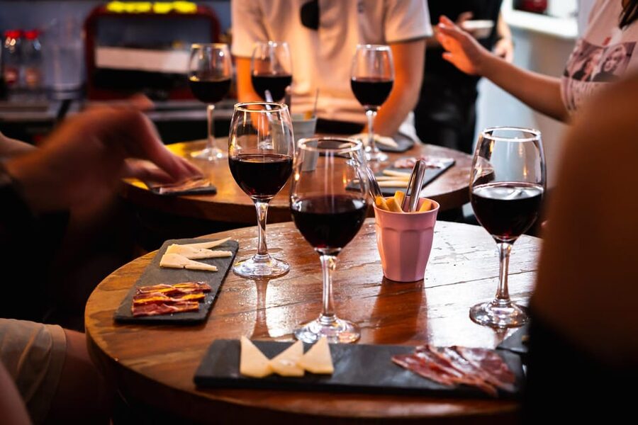 Malaga: Wine and Tapas Tour with Tastings and Drinks - Why this Malaga food tour works