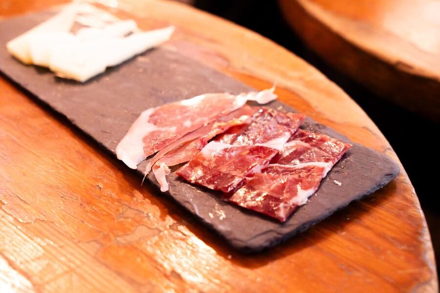 Malaga: Wine and Tapas Tour with Tastings and Drinks - Second stop: Malaga’s wine tradition