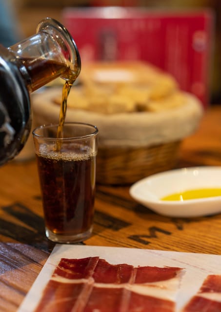 Málaga: Wine & Tapas Tour - Why the guides matter so much