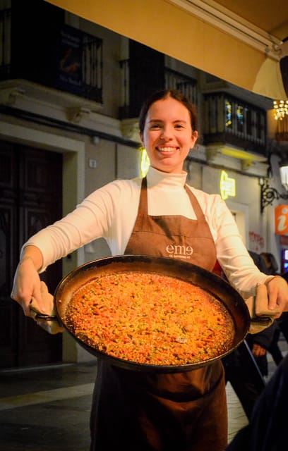 Málaga: Wine & Tapas Tour - Timing, comfort, and practical details