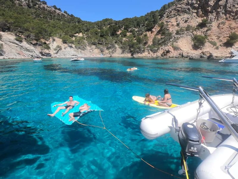 Mallorca: Catamaran Boat Tour with Tapas - The Camp de Mar swim stop