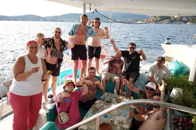 Mallorca Catamaran Small Group Cruise with Tapas 4-hours - What the $131.81 price buys you