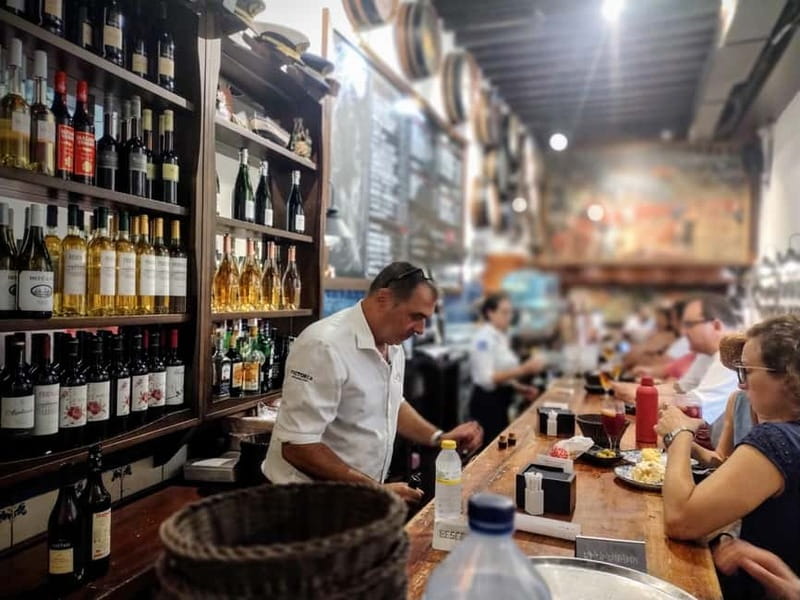 Marbella: Hidden Taverns, Tapas & Wine in the Old Town - Meeting by the fountain in Plaza de los Naranjos