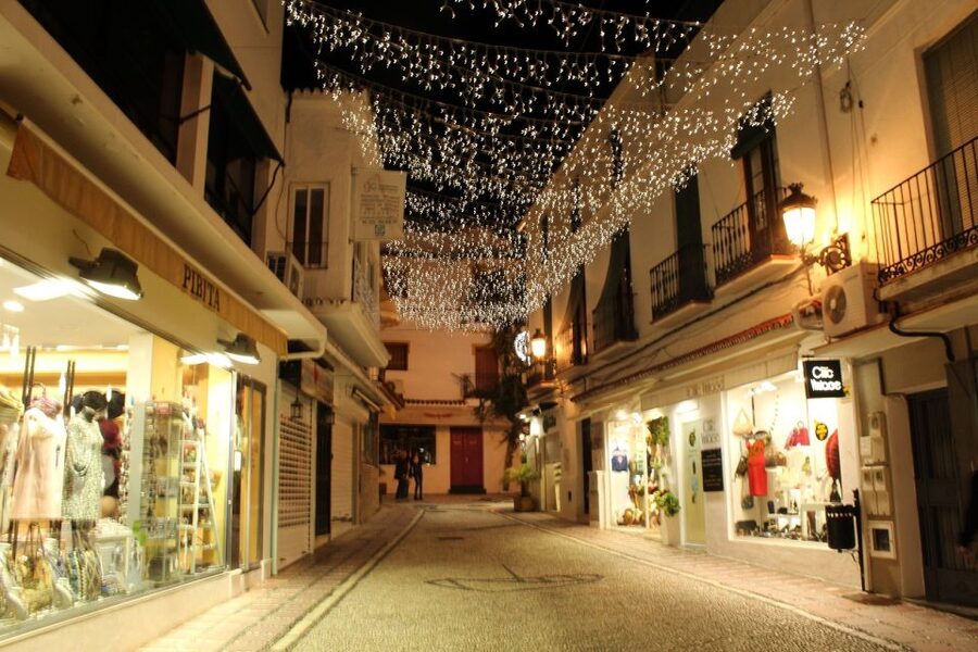 Marbella: Tour of the Old Town with Tapas & Wine - How much value do you get for $206?