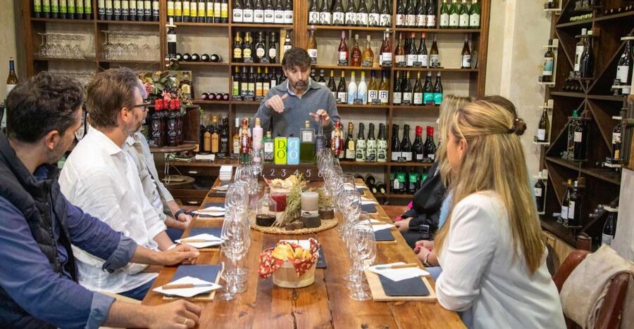 Marbella: Tour of the Old Town with Tapas & Wine - Choosing this tour for your interests