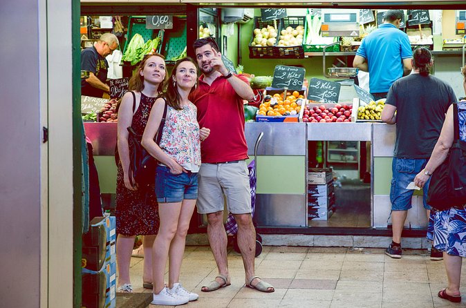 Midday market and tapas tour of Zaragoza - Three tapas bars, wine, and a full midday meal