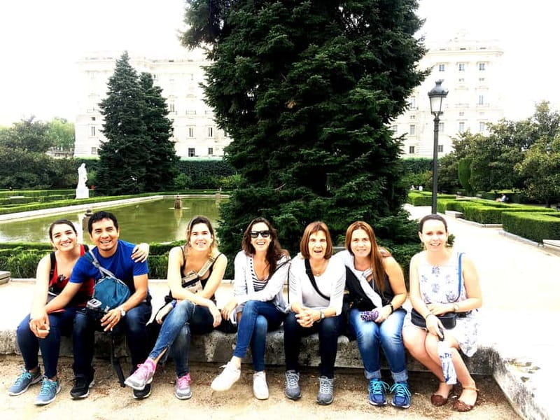Mysteries & Tapas Tour in Madrid + Pub Crawl - Key points at a glance