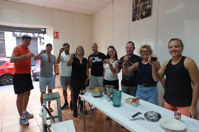 Paella & Sangria Class with Tapas and Market Visit - How much participation do you really get?
