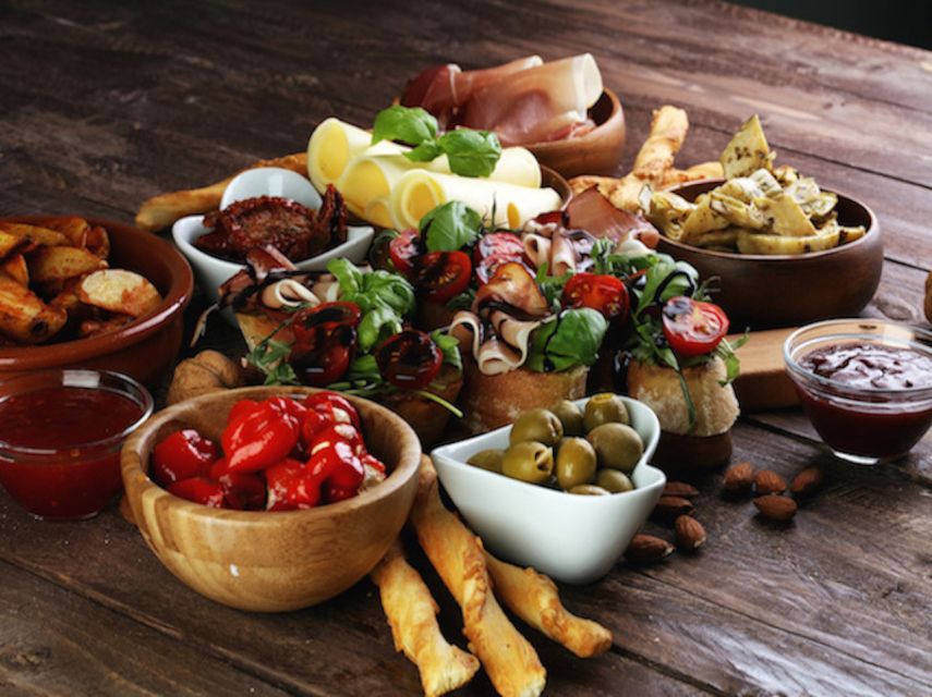 Palma: Culinary Tapas Tour of the Old Town - Es Baluard and the walk through central Palma