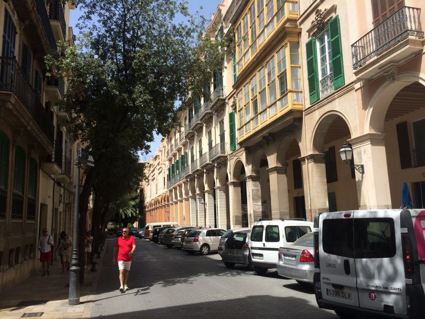 Palma: Culinary Tapas Tour of the Old Town - What the guide adds to the food