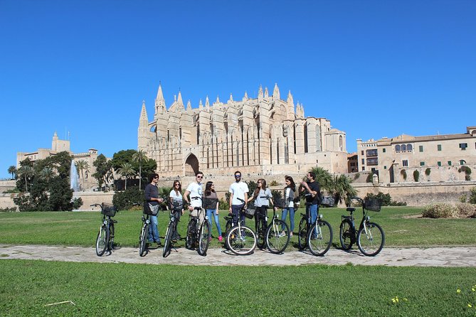 Palma de Mallorca 3-Hour Highlights and Tapas Tasting Bike Tour - Why a bicycle works so well in Palma