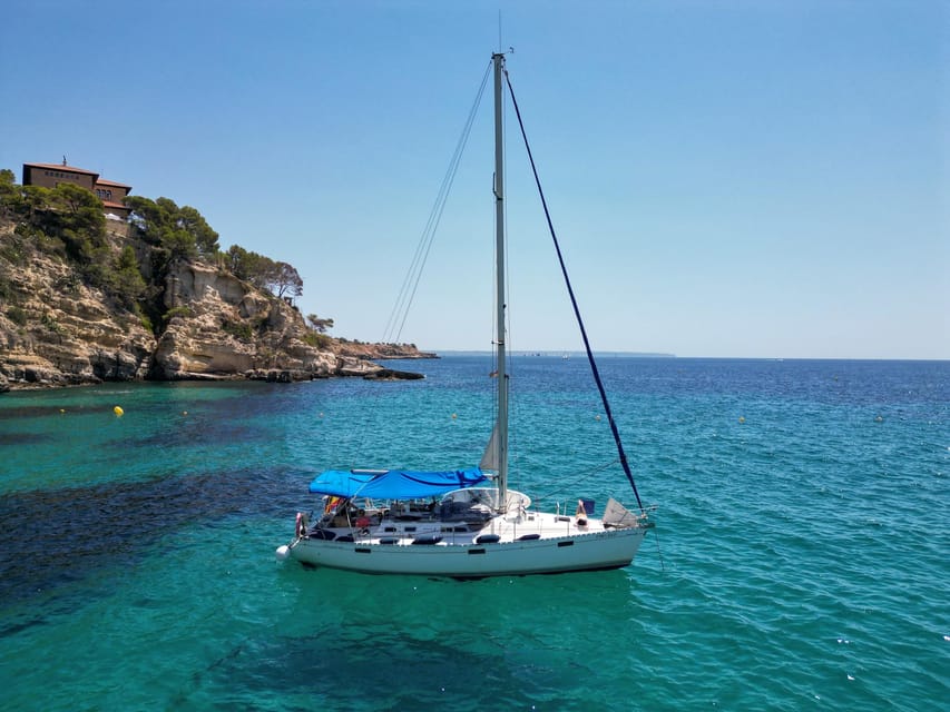 Palma de Mallorca: Sailing Boat Trip with Skipper & Tapas - Sailing through the Bay of Palma