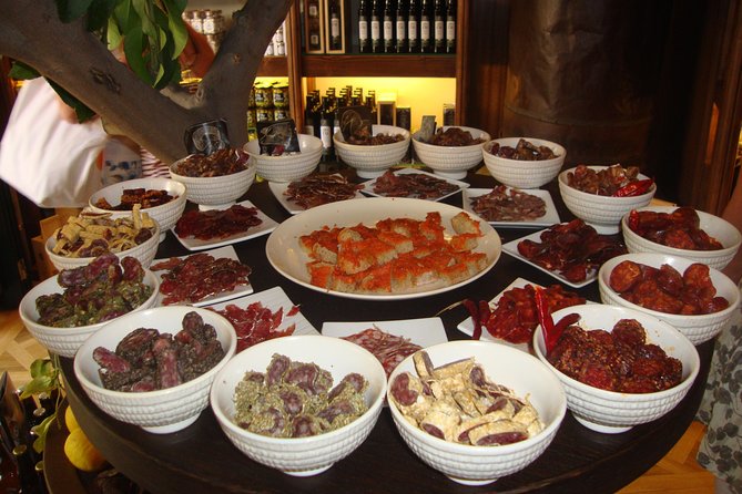 Palma old town tour with Wine & Tapas Tastings - Wine, olive oil, and the Spanish table