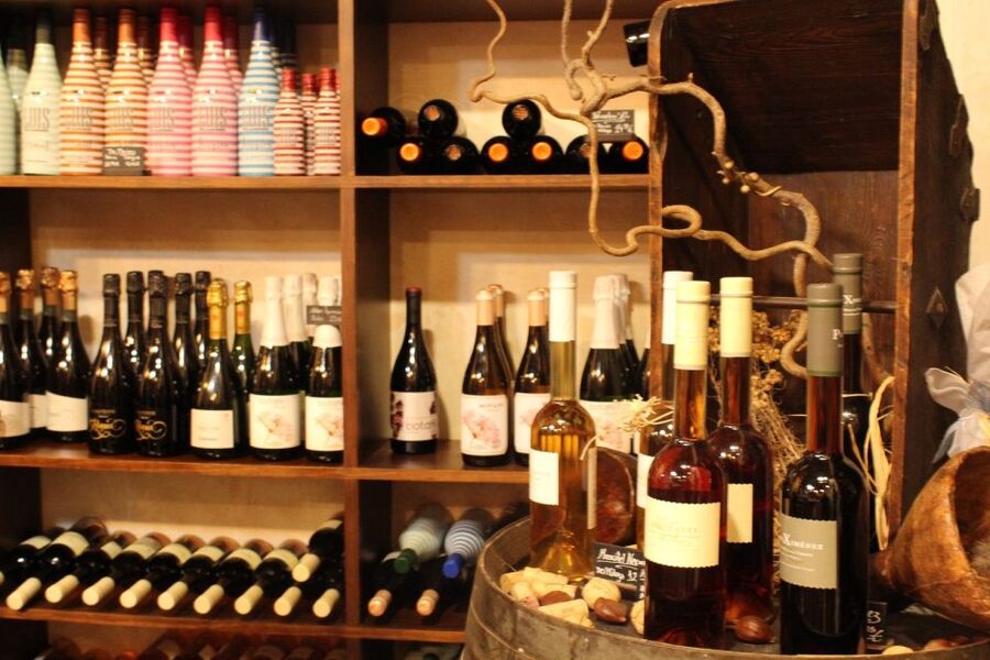 Palma Tour with Wine and Tapas Tasting - A typical tapas bar and Majorcan recipes