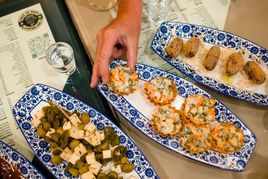 Panaji: Feni and Tapas Food Trail in Panjim - What the tapas and cocktails are like