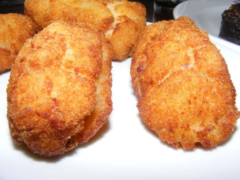 Personalised Traditional Madrid Night Tapas and Drinks Tour - Four bars, several Madrid neighborhoods, one hungry evening