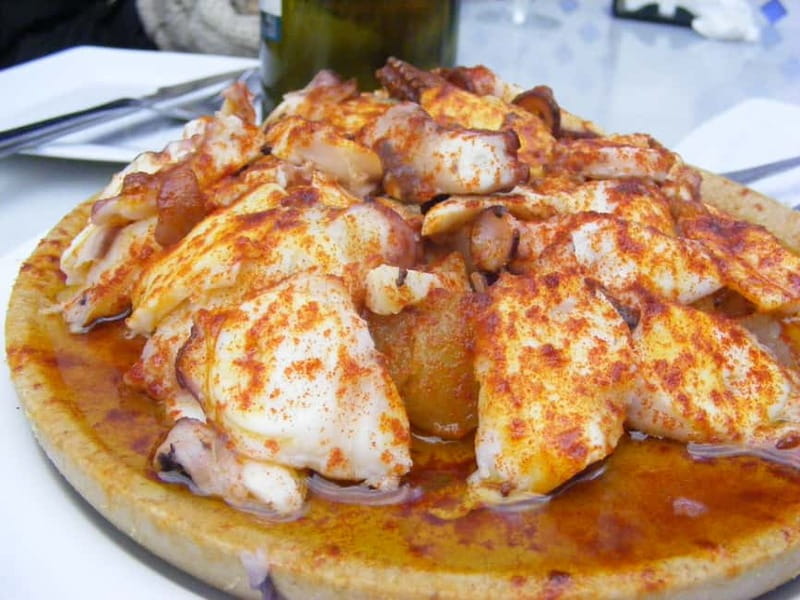 Personalised Traditional Madrid Night Tapas and Drinks Tour - Plaza de las Cortes and the final bar