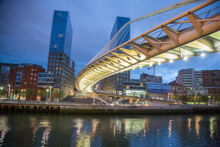 Pintxo tour with D.O wines in Bilbao - Why the five-stop format works well