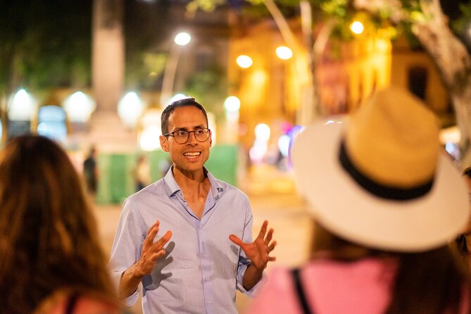Plant-based Tapas and Wine Night Tour in Seville Spain - Who should book this evening?