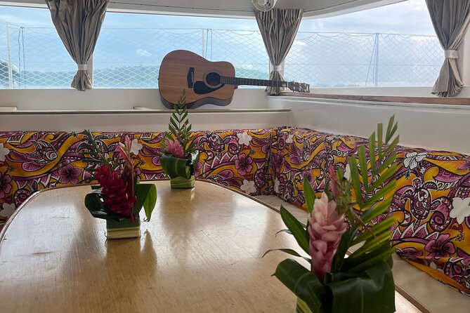 Polynesian atmosphere in Bora Bora Lagoon, Tapas and Cocktail - Key points to know before you book