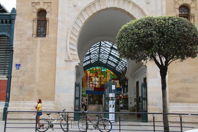 PREMIUM TAPAS TOUR: Paella, Market Tastings, and Winery - A short walk through Málaga’s center