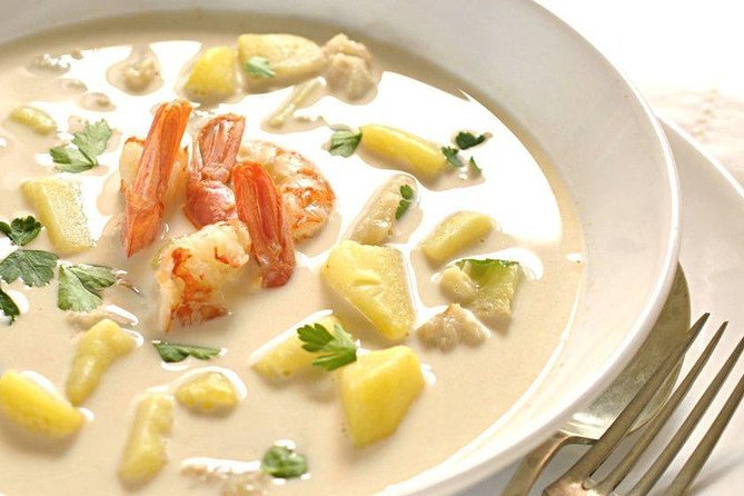 PREMIUM TAPAS TOUR: Tapas, Paella and Winery - What the $90.12 price really covers