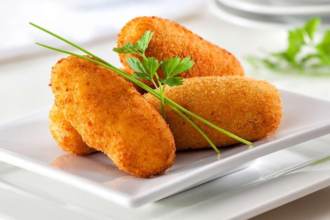 PREMIUM TAPAS TOUR: Tapas, Paella and Winery - Who should book this Málaga food walk?