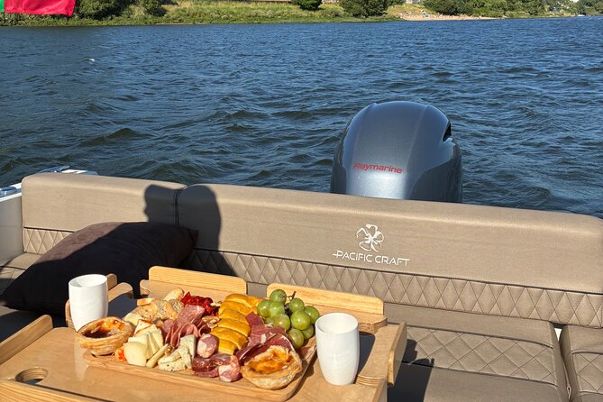 Private 6 Bridges Cruise with Tapas and Port Wine - Why Porto’s bridges are better from the Douro