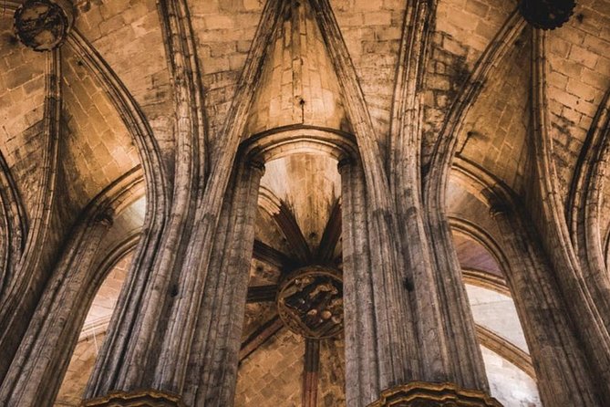 Private Barcelona Walking Tour & Wine Tasting + Tapas Dinner - Timing, weather, and practical details
