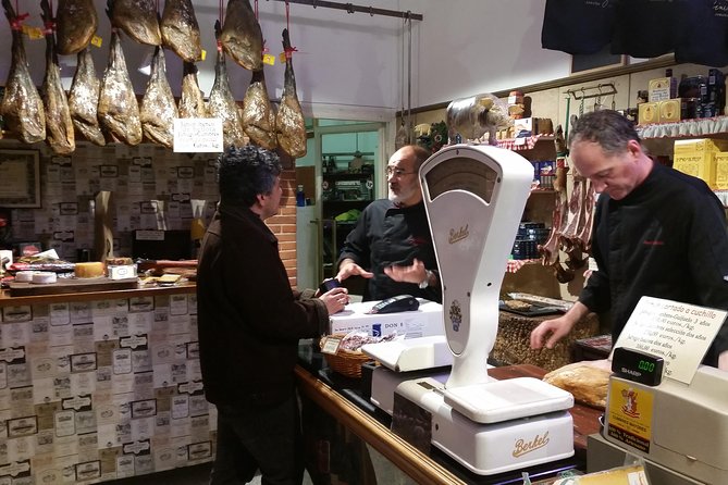 Private Food, Tapas & Wine Tour of Madrid with Customizable Menu All Included - Madrid by way of the tavern