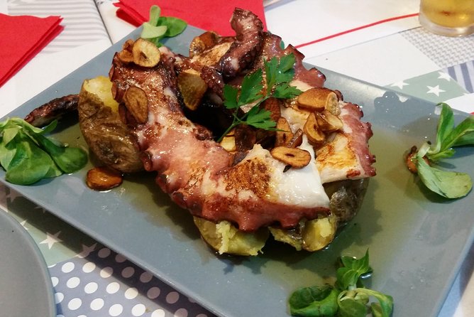 Private Food, Tapas & Wine Tour of Madrid with Customizable Menu All Included - The guide can make or break the day