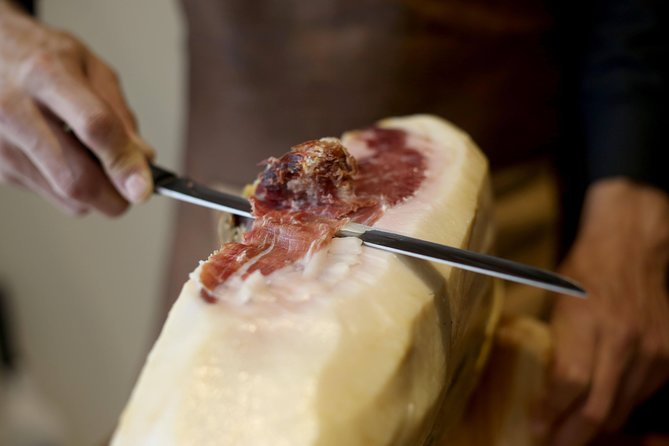 Private Lisbon Tour with Premium Portuguese Wine and Tapas Tasting - Baixa, Rossio, and Restauradores: Lisbon in plain view