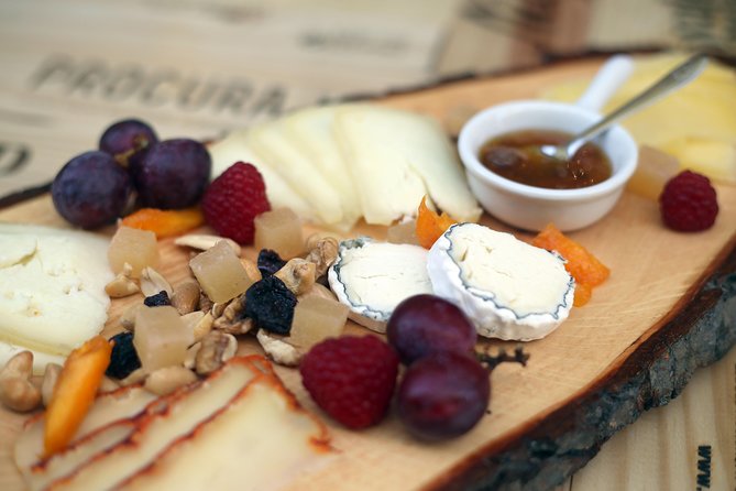 Private Lisbon Walking Tour with Premium Port Wine and Tapas Tasting - Meeting at Restauradores at 3 pm