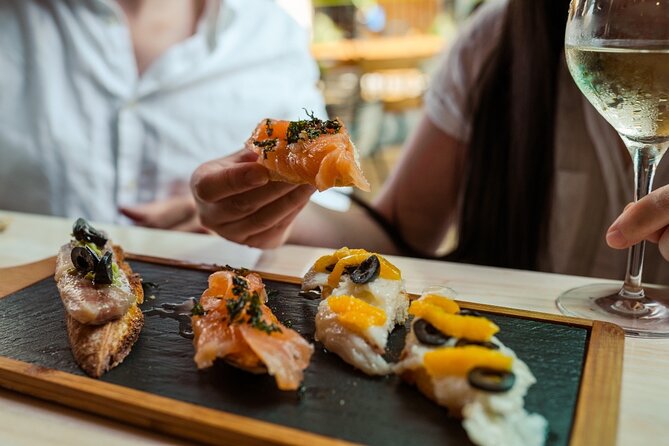 Private San Sebastian Pintxos Tour with Local Guide - Starting in Parte Vieja with txikiteo