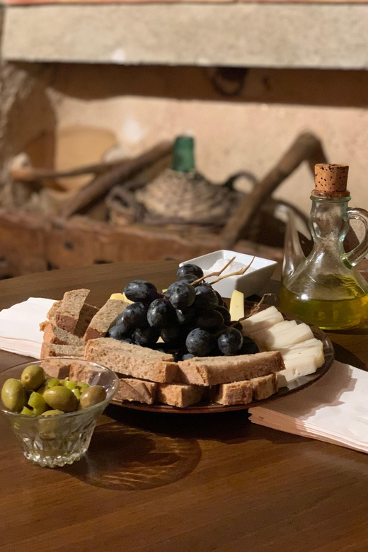 Private tour: Wine and tapas, experience real Mallorca - A visit built around real conversation