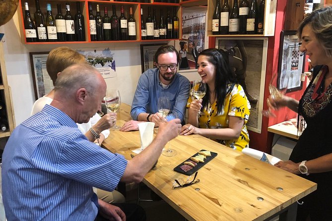 Private Wine & Gourmet Tapas Tour in Madrid with Sommelier - Third stop: Cava and Spanish still wines
